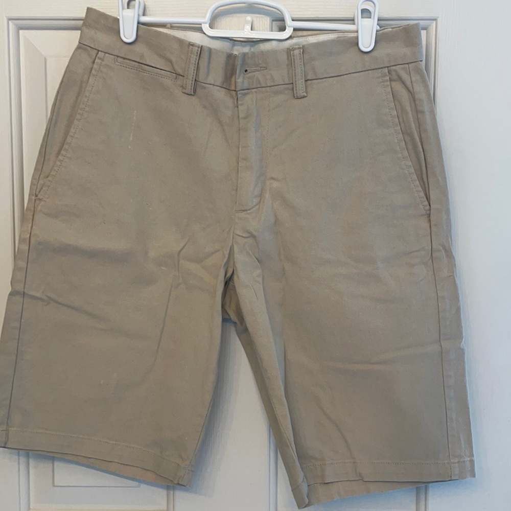 Old Navy Ultimate Slim Flat Front Khaki Shorts